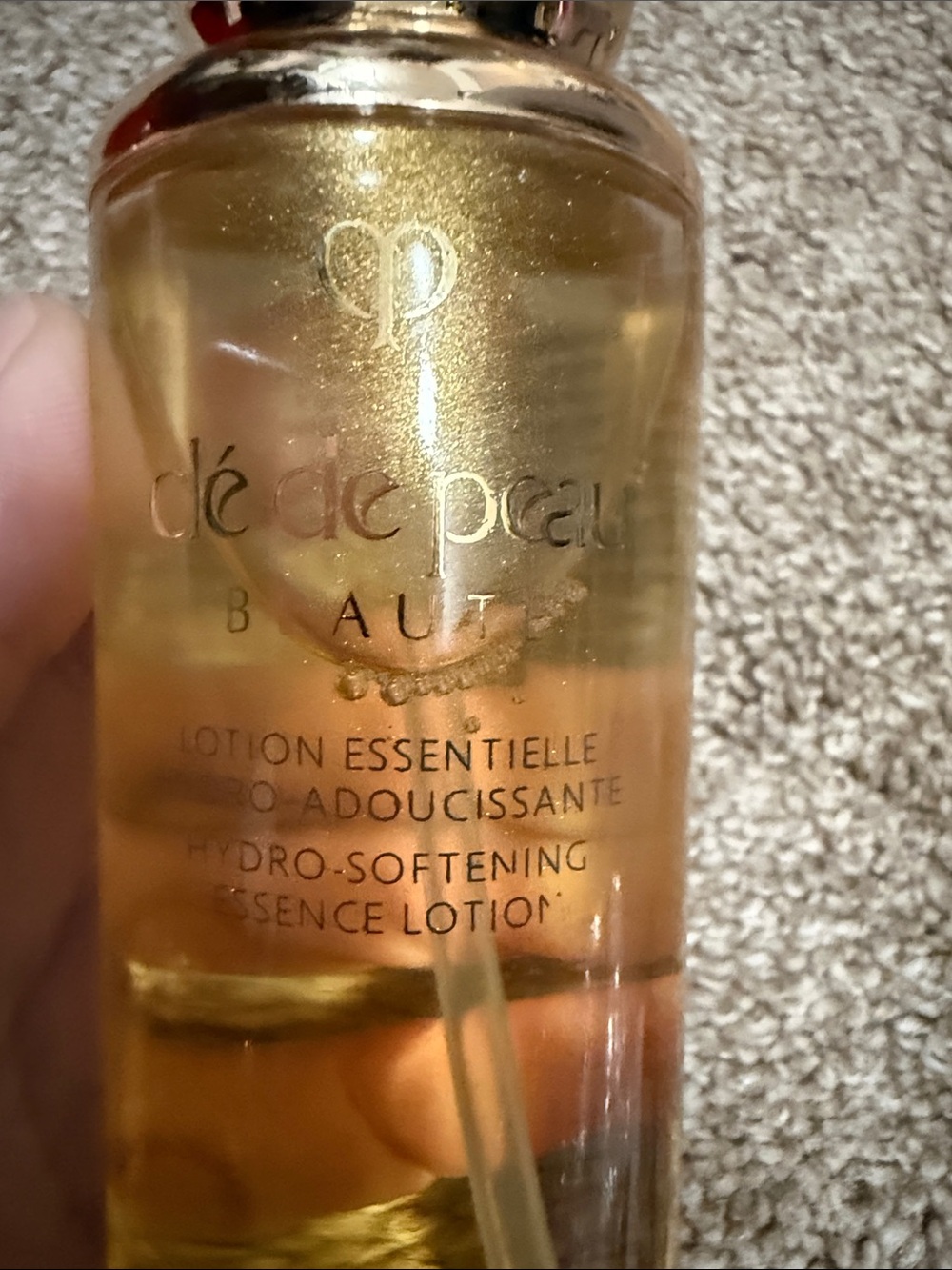 cle de peau Hydro-Softening Essence Lotion - gold